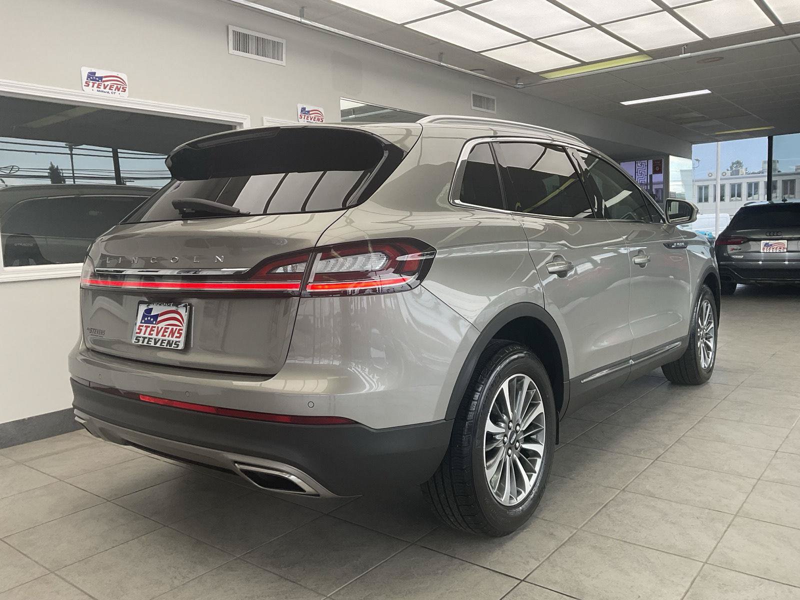Used 2023 Lincoln Nautilus AWD w/ Premium Package image 5
