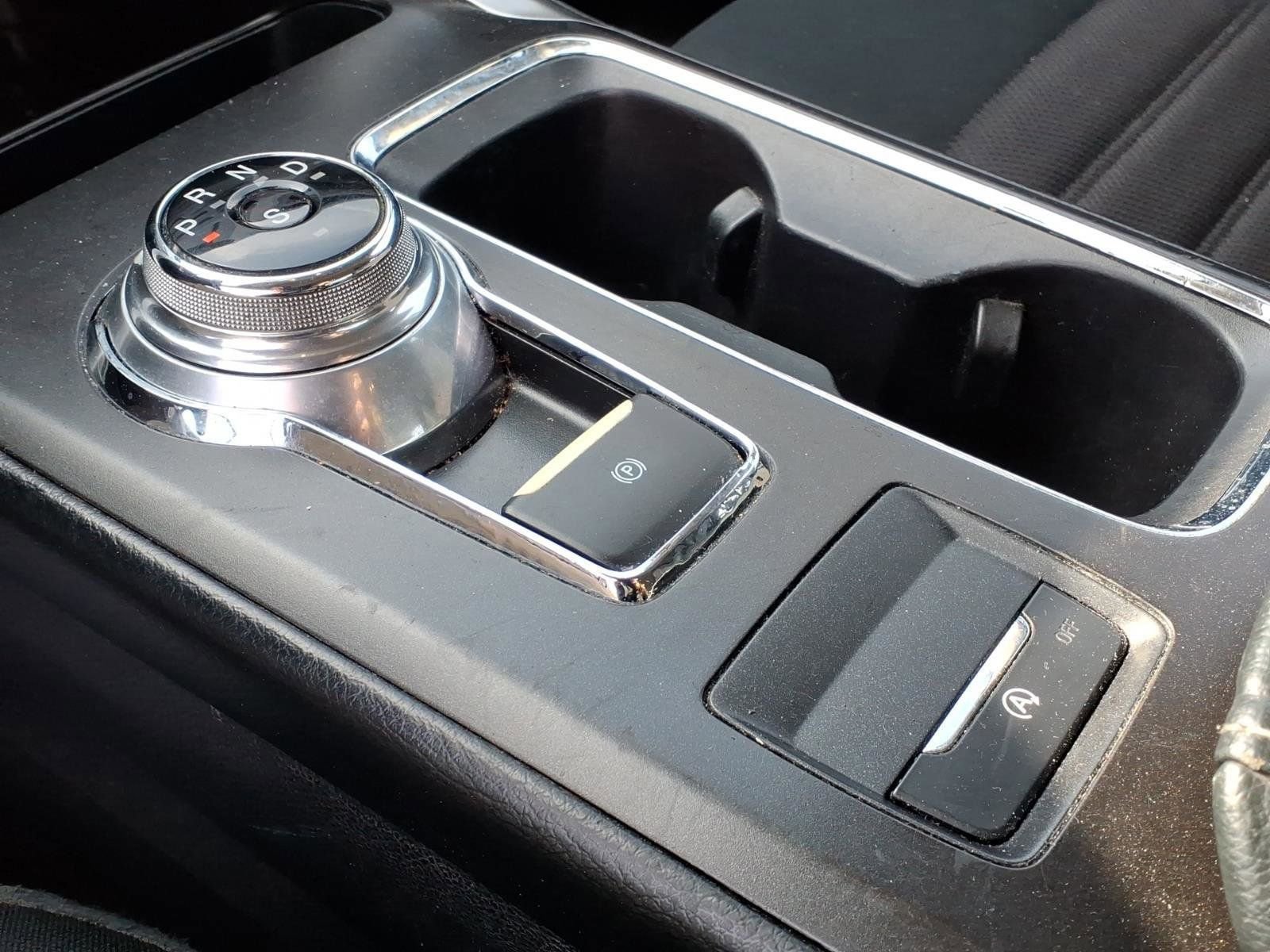 Used 2018 Ford Fusion SE w/ Fusion SE Technology Package image 8