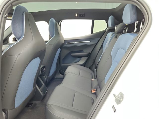 Certified 2025 Volvo EX30 Plus w/ Protection Package Premier image 28