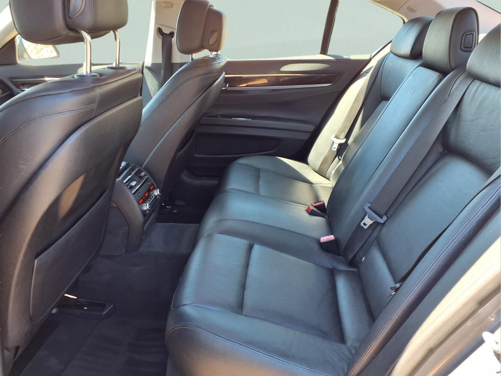 Used 2013 BMW 740i RWD image 12