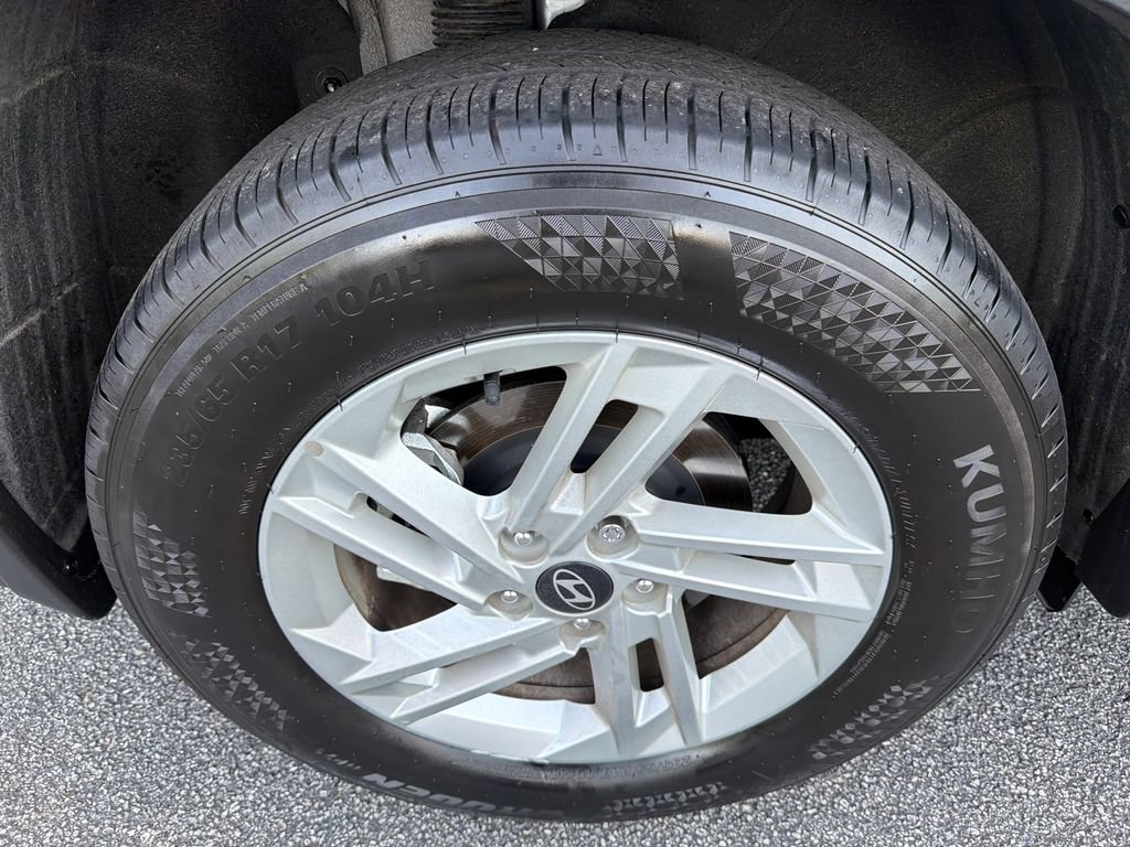 Used 2025 Hyundai Tucson SE FWD image 17