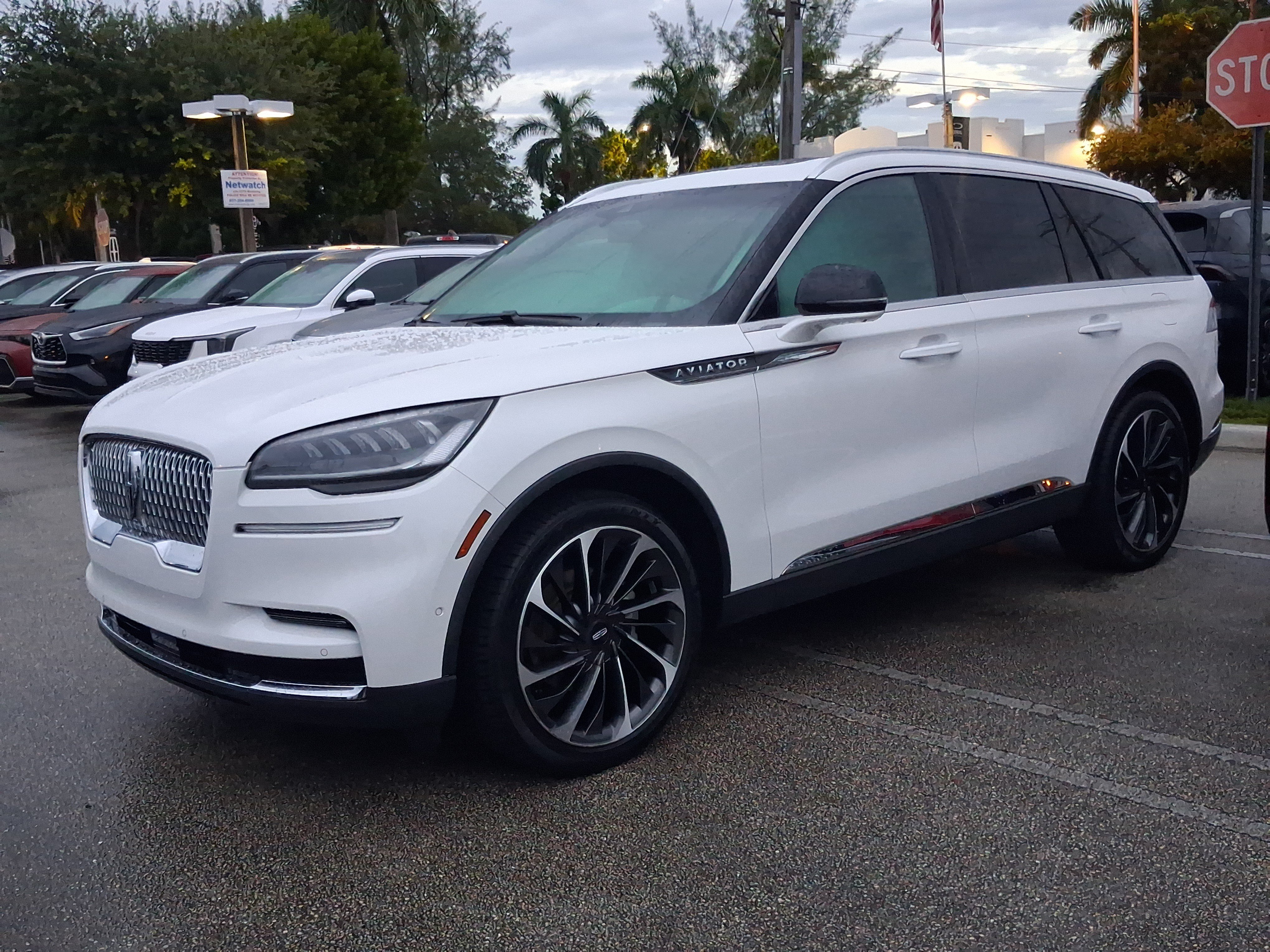 Certified 2024 Lincoln Aviator Reserve w/ Equipment Group 201A RWD image 2