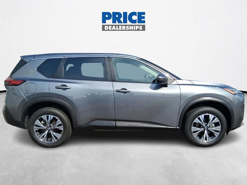 Used 2023 Nissan Rogue SV AWD/4WD image 2