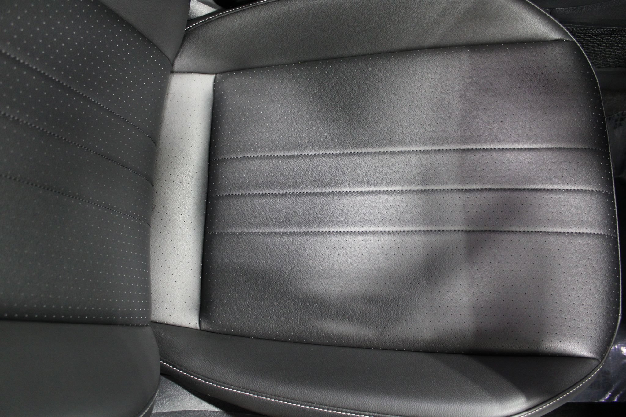 Used 2024 Volkswagen Tiguan SE R-Line AWD/4WD image 27