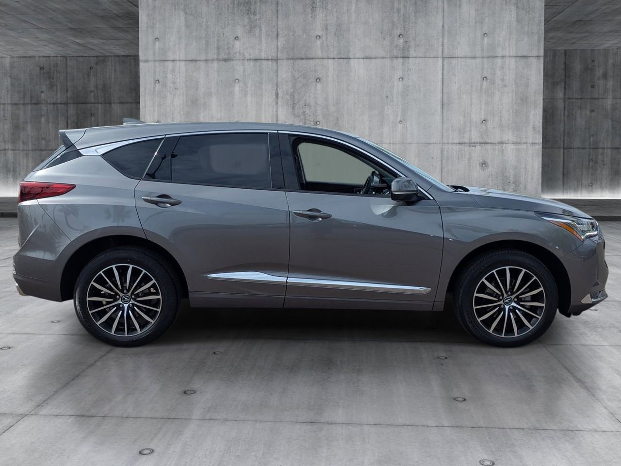 Certified 2025 Acura RDX SH-AWD w/ Advance Package image 6