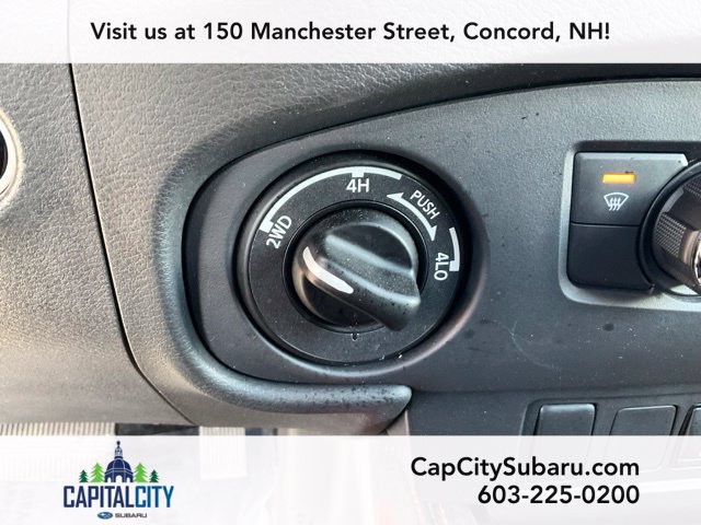Used 2023 Nissan Frontier PRO-4X w/ Technology Package AWD/4WD image 25