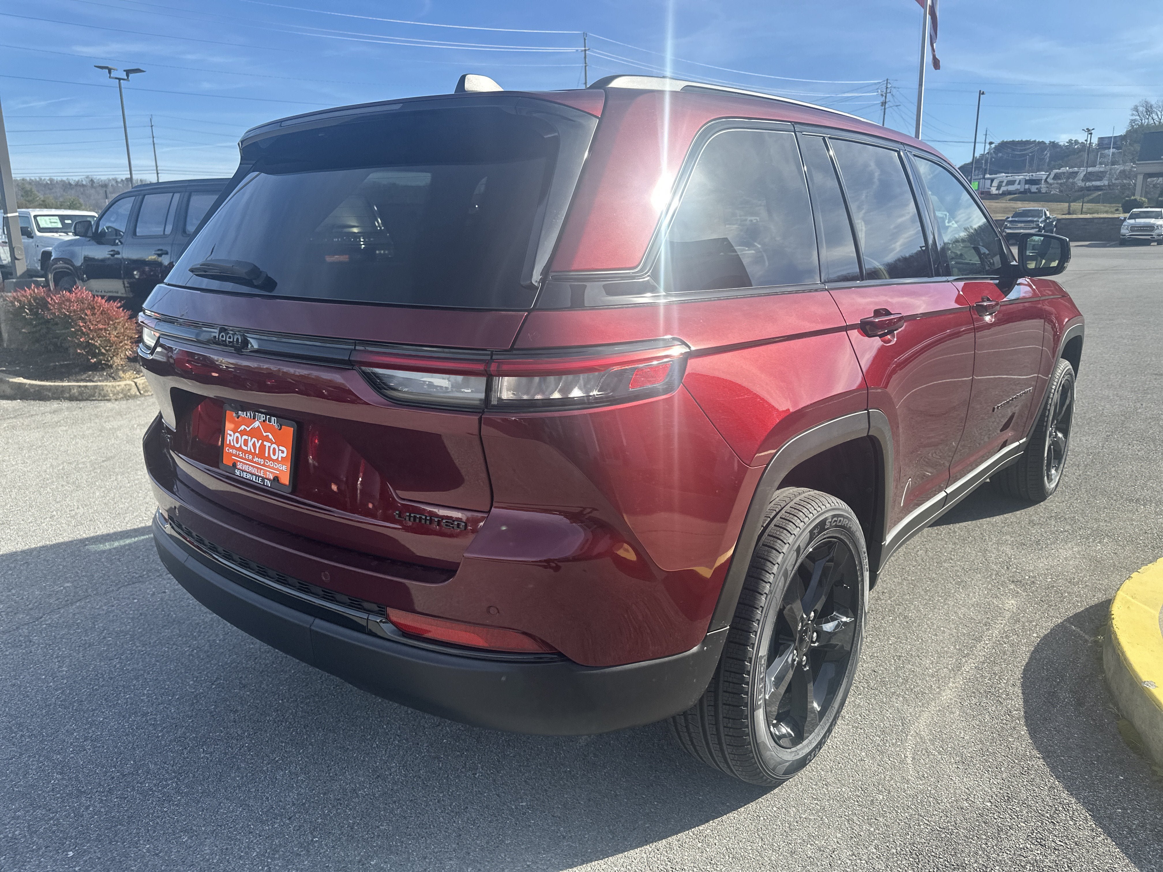 New 2025 Jeep Grand Cherokee Limited w/ Black Appearance Package AWD/4WD image 7