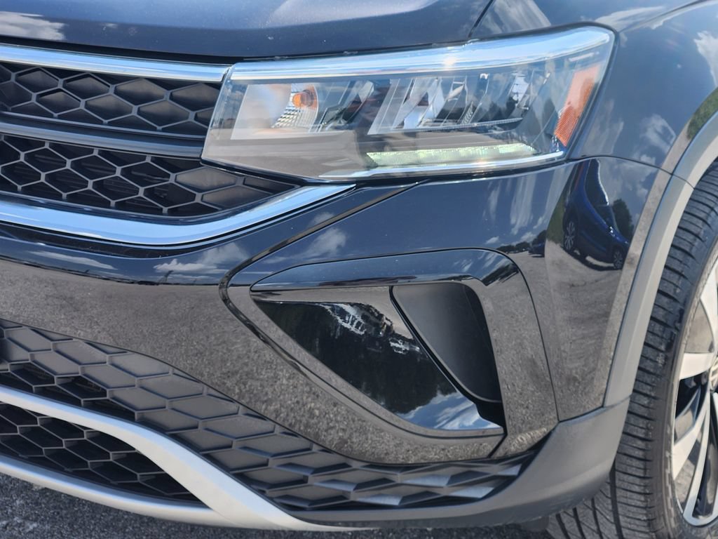 Used 2024 Volkswagen Taos SE FWD image 6