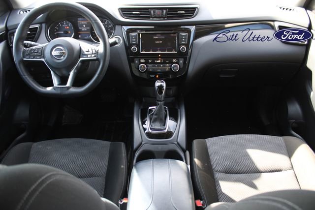 Used 2021 Nissan Rogue Sport SV image 14