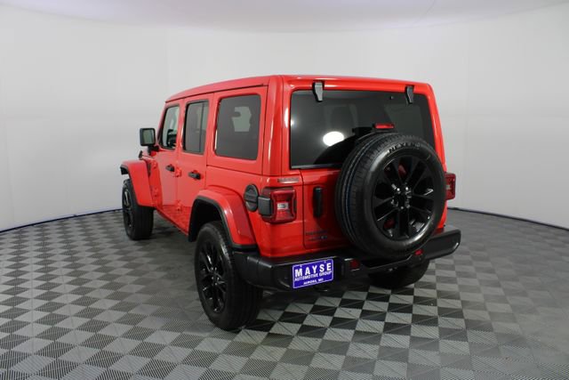 Used 2025 Jeep Wrangler Unlimited Sahara w/ Safety Group image 21