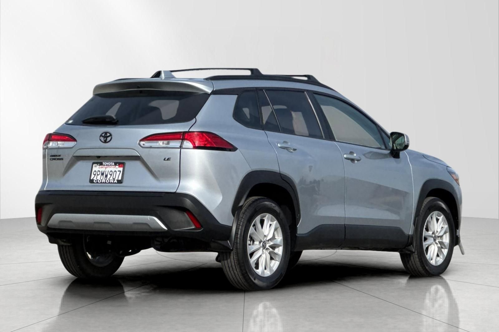 Used 2024 Toyota Corolla Cross LE image 4
