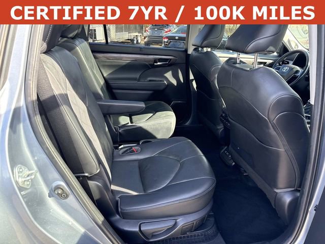 Used 2021 Toyota Highlander Platinum image 11