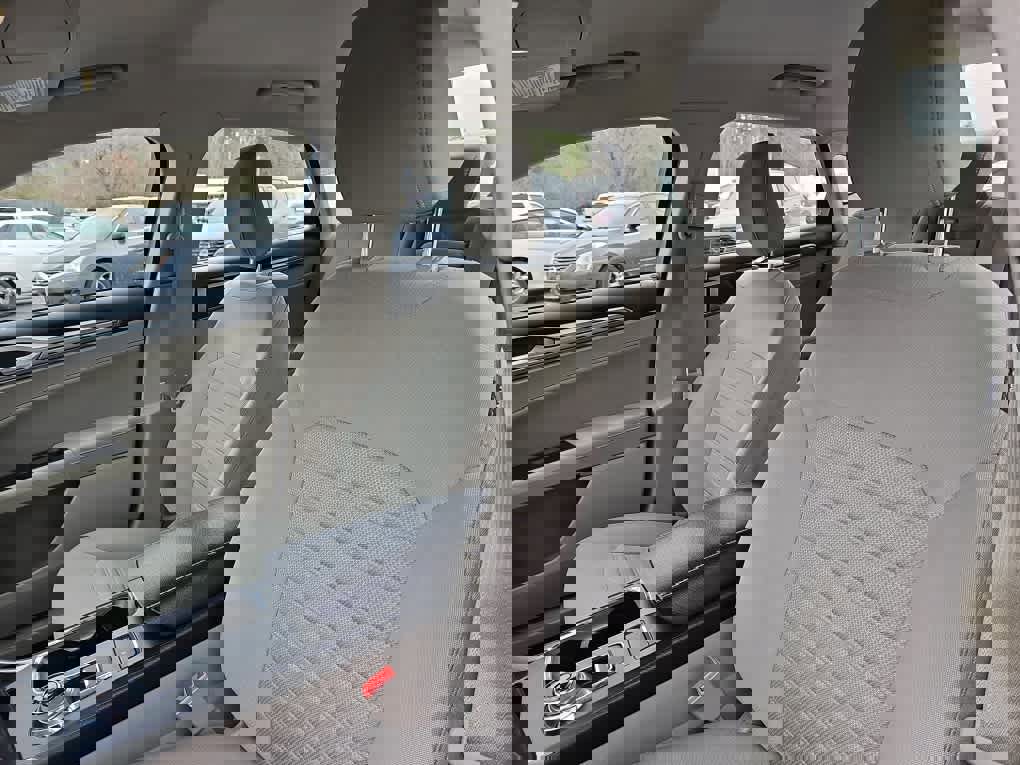 Used 2020 Ford Fusion SE image 14