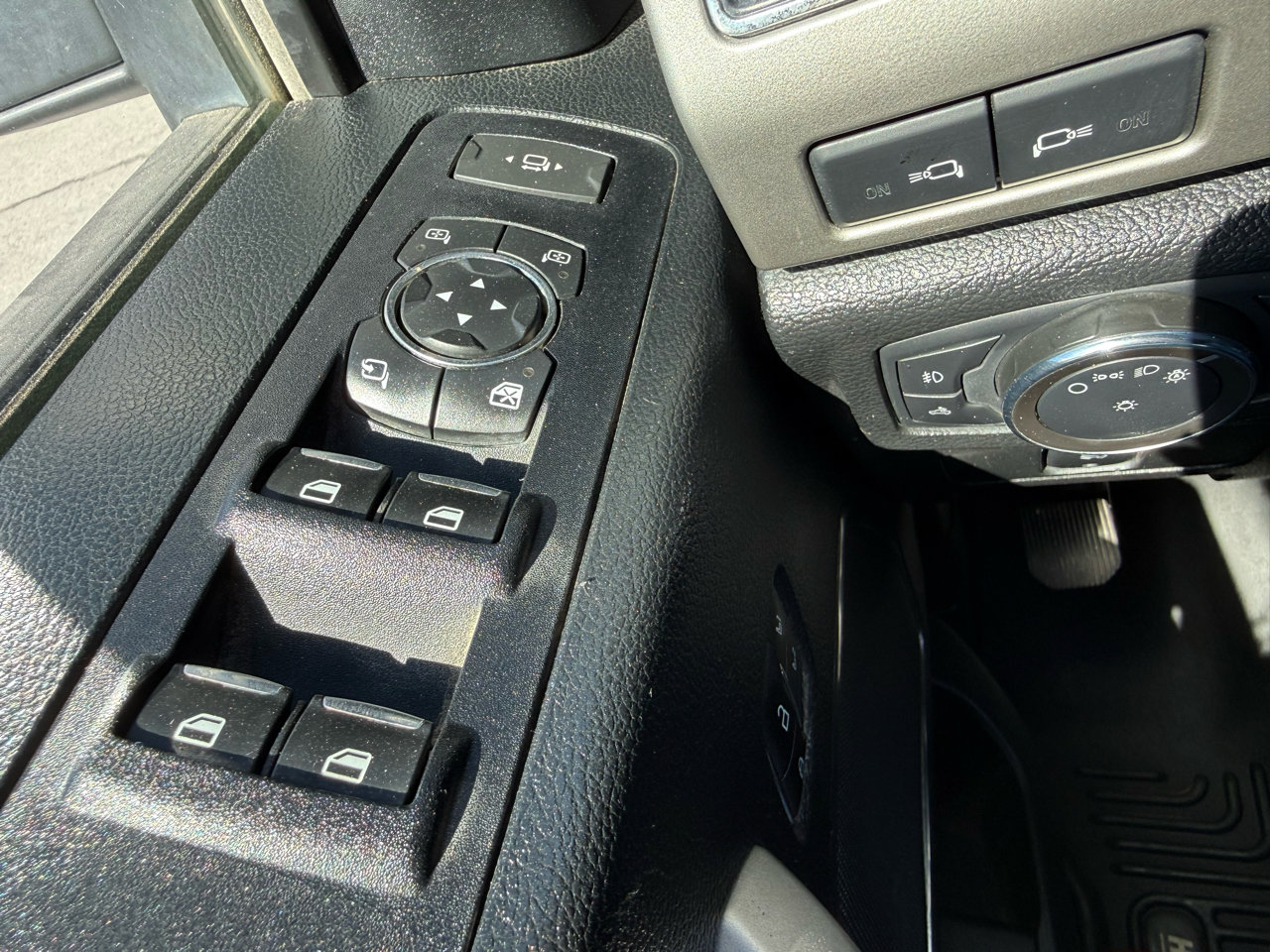 Used 2021 Ford F250 Lariat w/ Lariat Value Package image 27