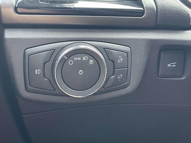Used 2016 Ford Fusion SE FWD image 24