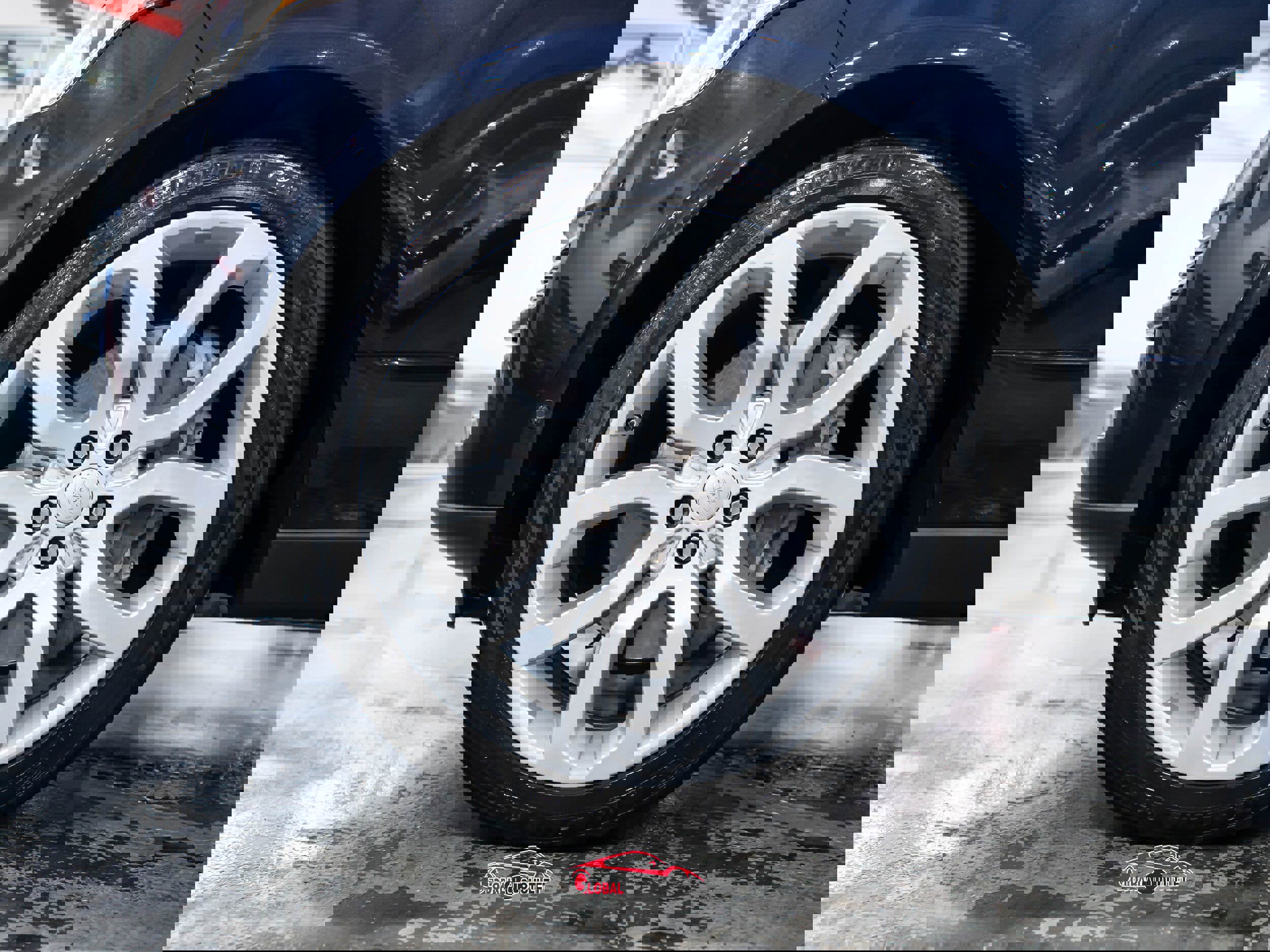 Used 2016 Land Rover Range Rover Autobiography image 10