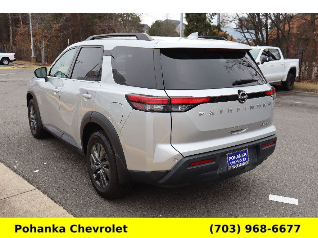 Used 2022 Nissan Pathfinder SV image 4
