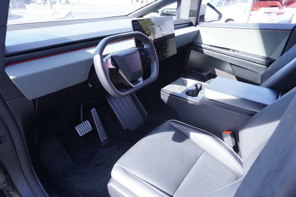 Used 2025 Tesla Cybertruck AWD Crew Cab image 18