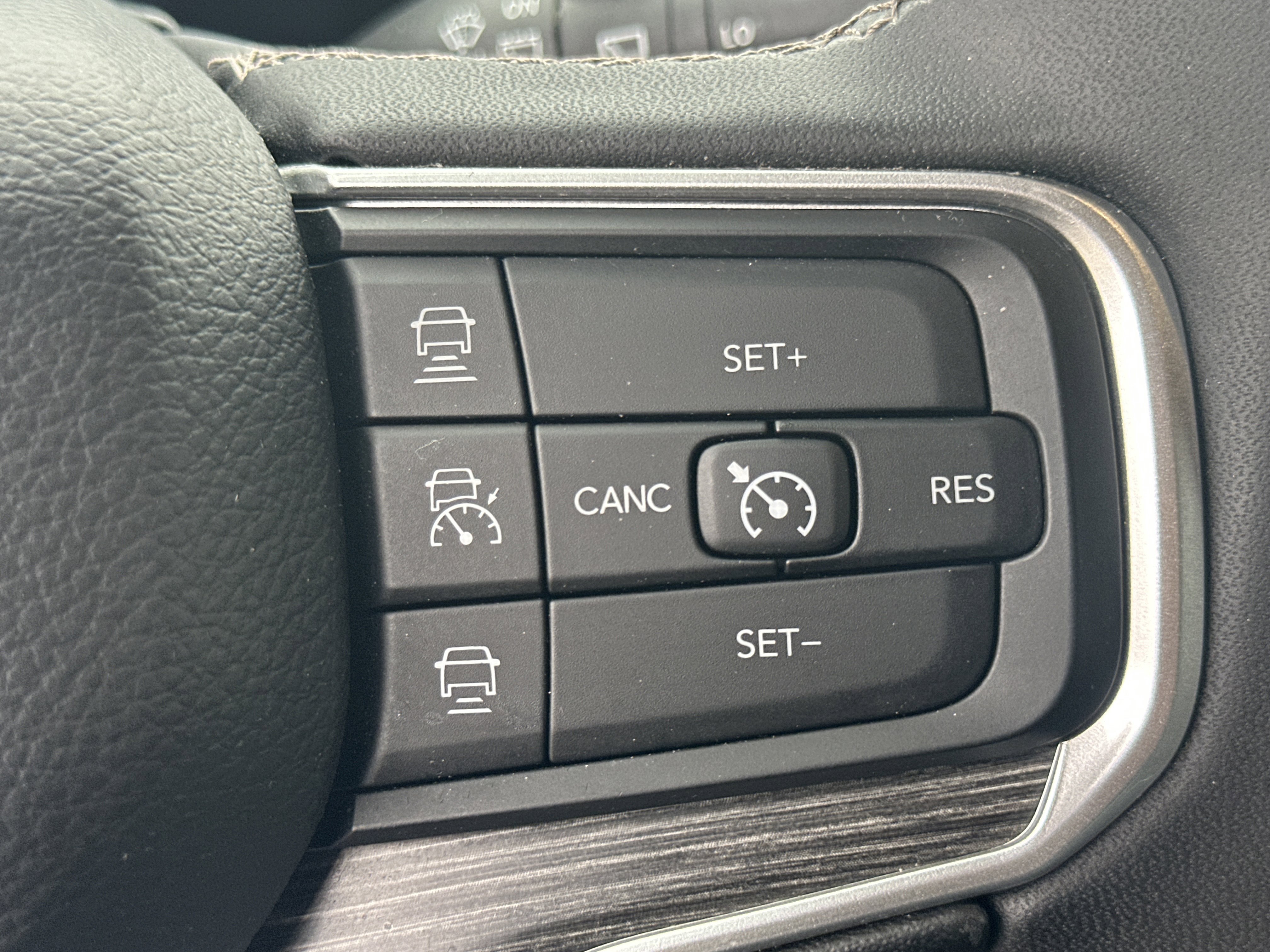 Used 2024 Jeep Wagoneer L Series II image 27