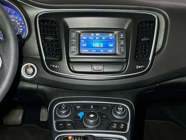 Used 2016 Chrysler 200 Limited image 11