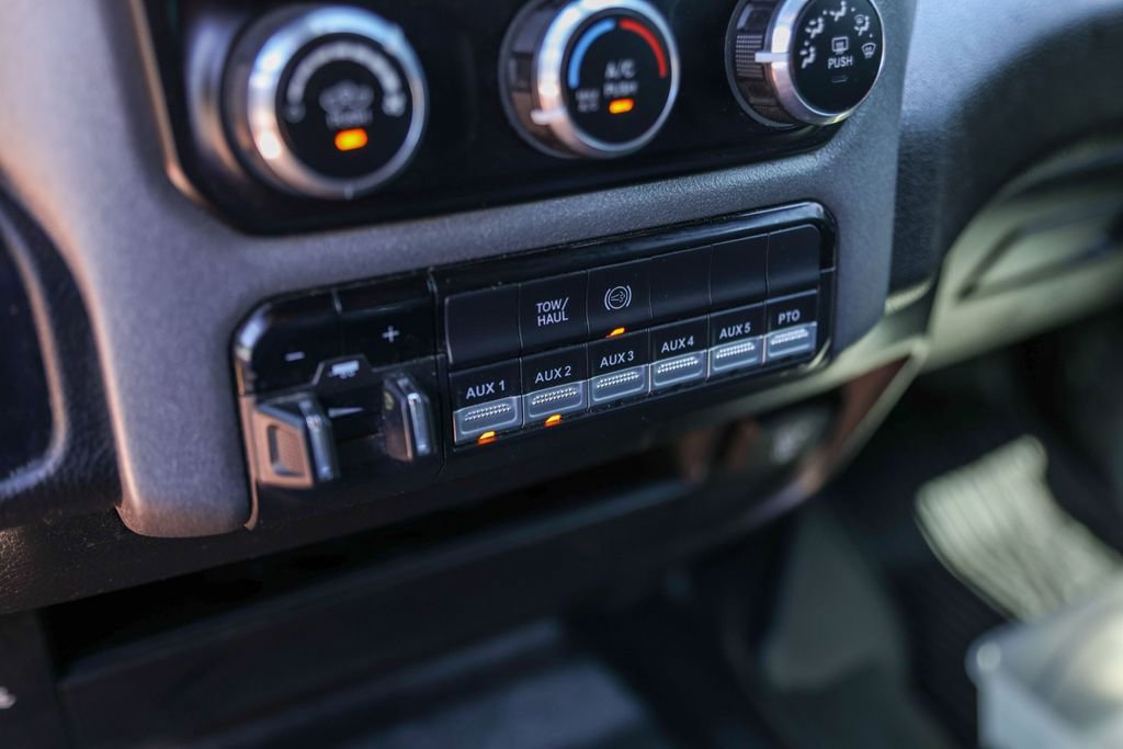 Used 2022 RAM 5500 Tradesman w/ Chrome Appearance Group AWD/4WD image 24