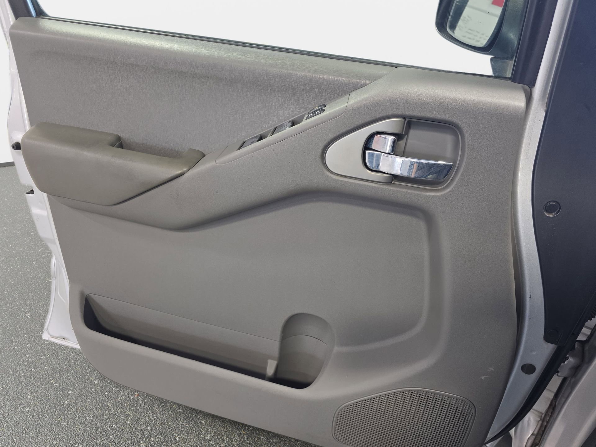 Used 2012 Nissan Frontier SV w/ SV Premium Utility Pkg image 24