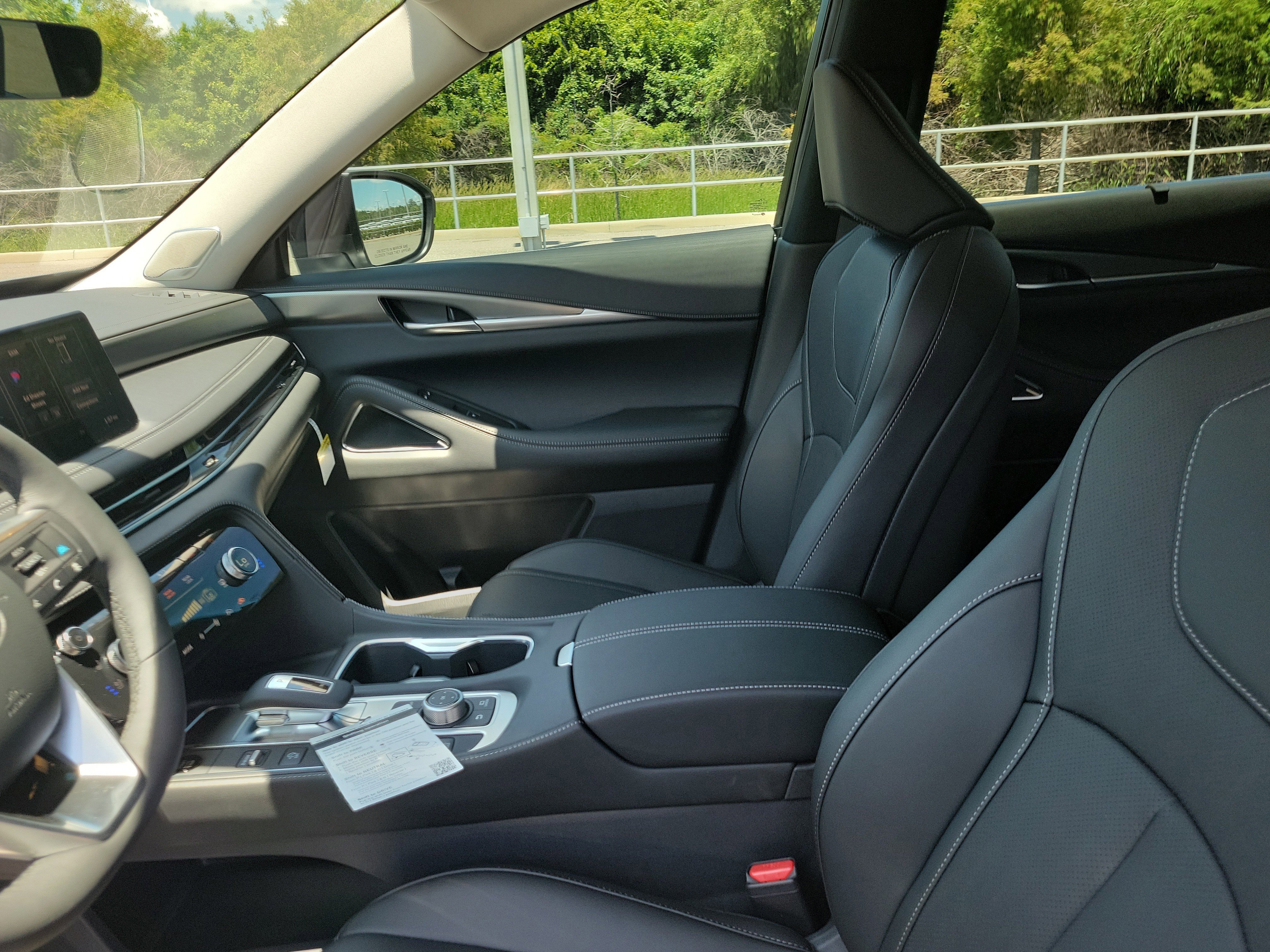 New 2026 INFINITI QX60 Luxe w/ Cargo Package image 16