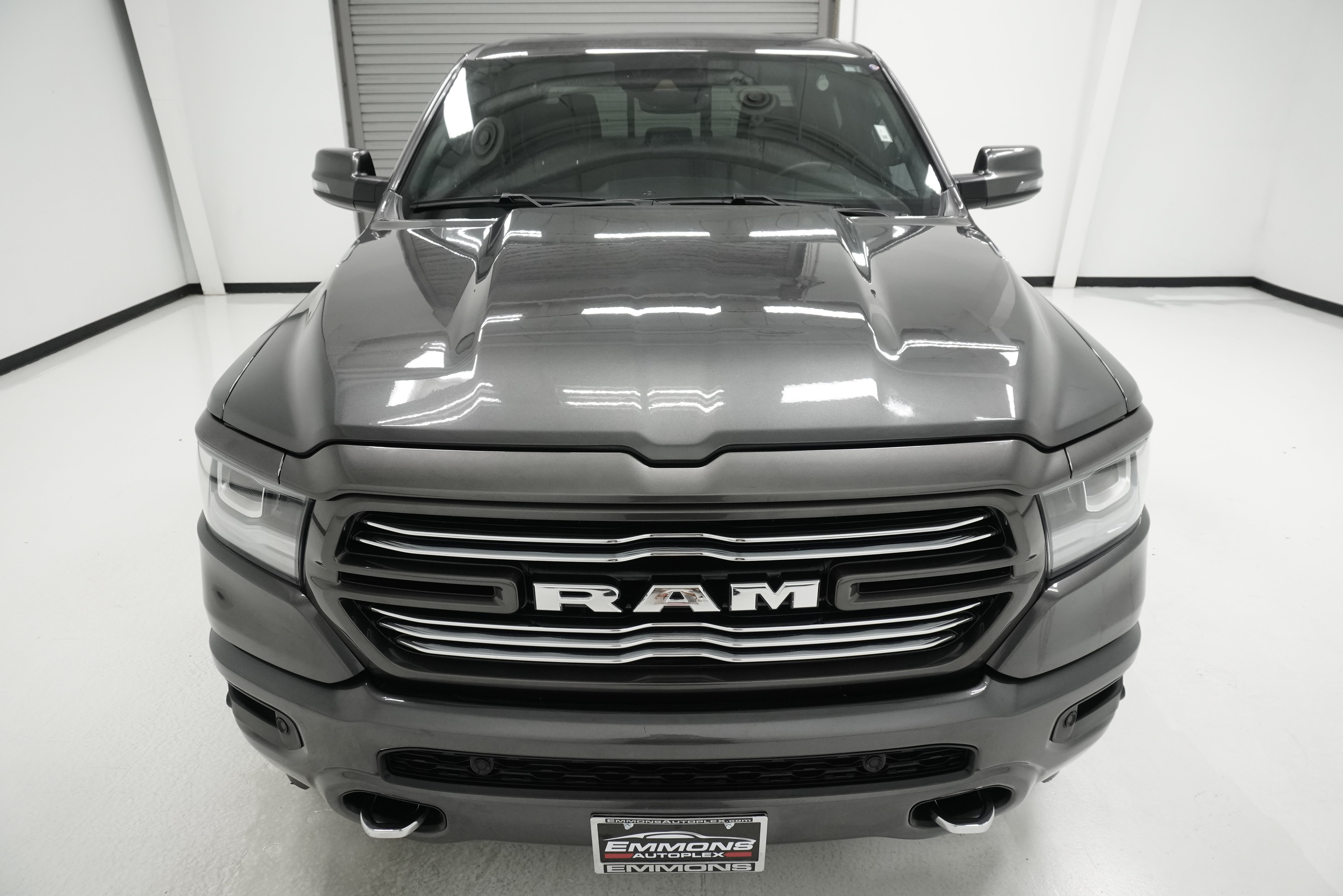 Used 2024 RAM 1500 Laramie AWD/4WD image 2