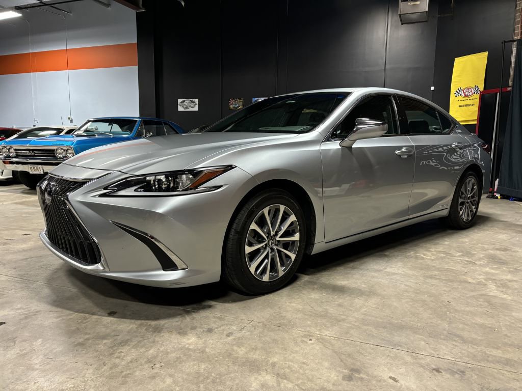 Used 2022 Lexus ES 300h w/ Premium Package FWD image 4