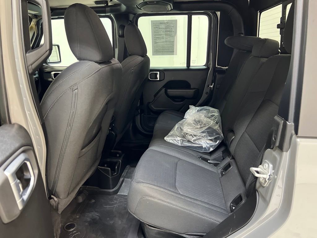 Used 2023 Jeep Gladiator Sport AWD/4WD image 29