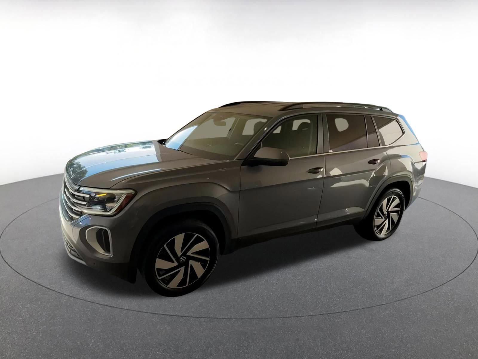 Used 2025 Volkswagen Atlas SE image 8