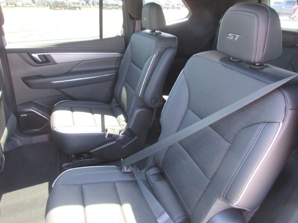New 2026 Buick Enclave Sport Touring w/ Power Package FWD image 13