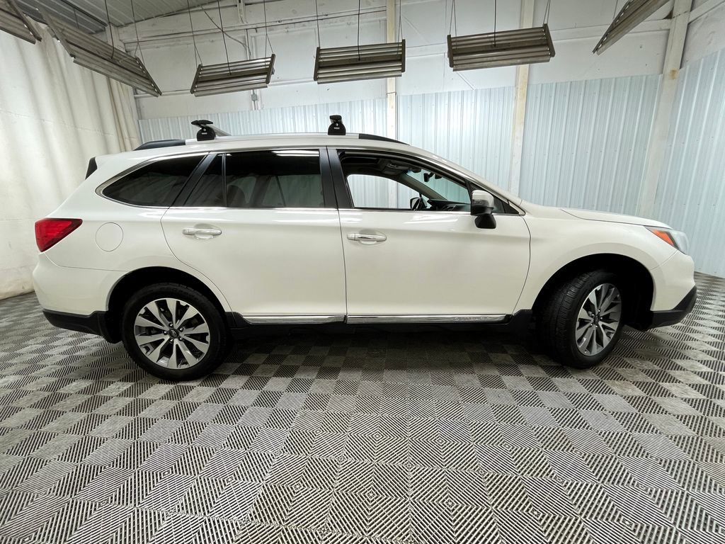 Used 2017 Subaru Outback 3.6R Touring w/ Popular Package #5A AWD/4WD image 24