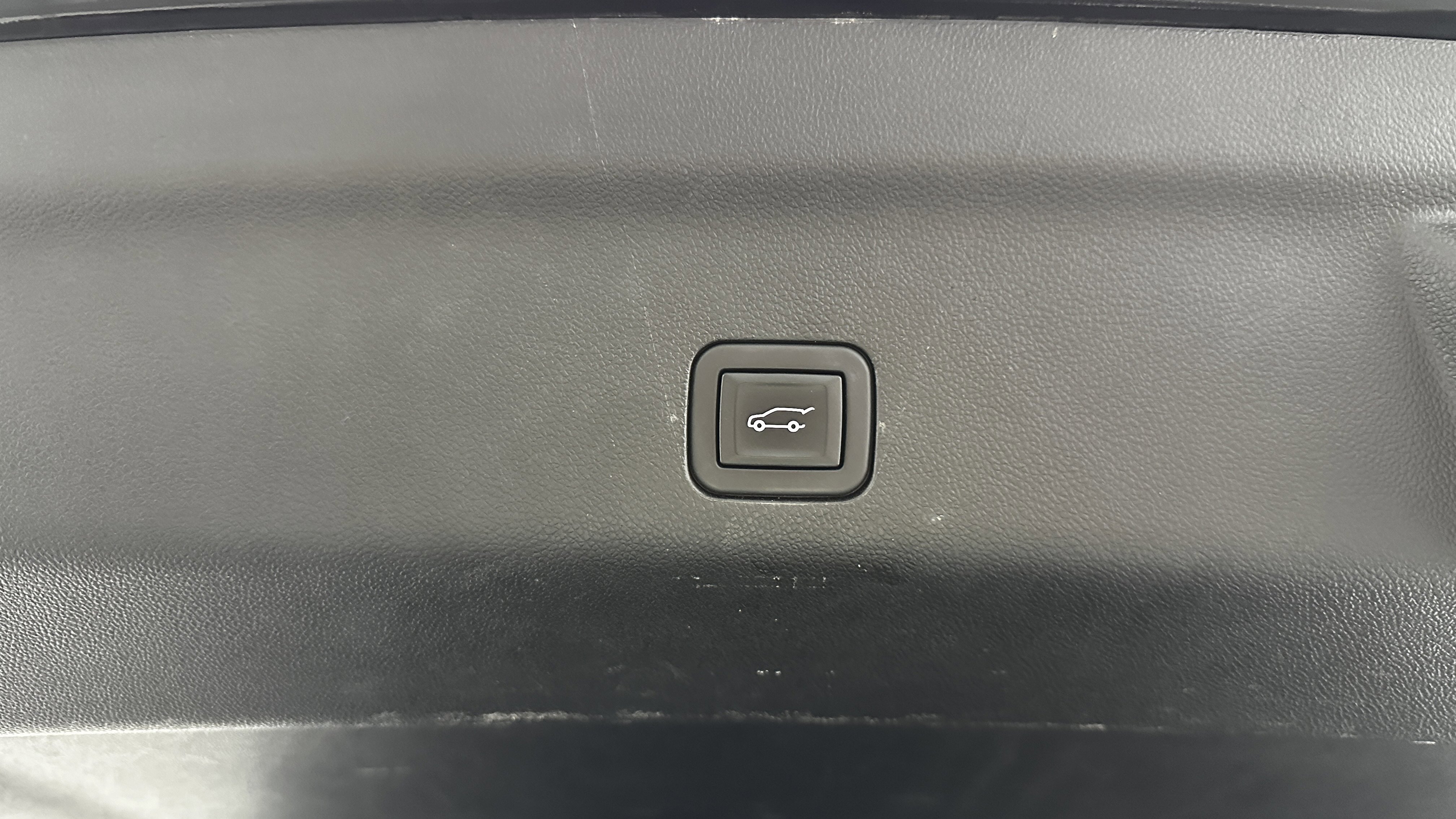 Used 2021 GMC Yukon Denali w/ Denali Premium Package image 35