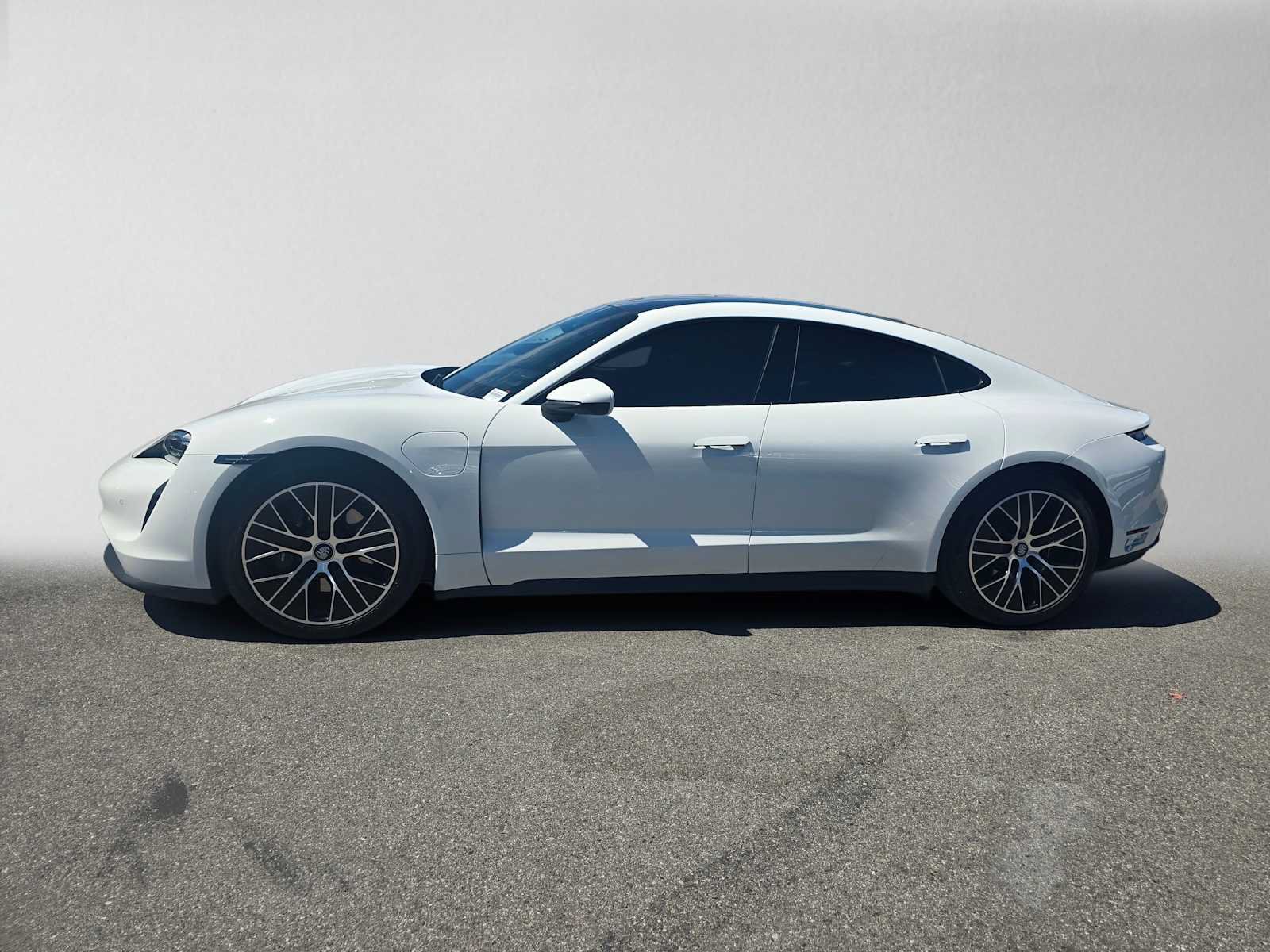 Used 2021 Porsche Taycan RWD image 2
