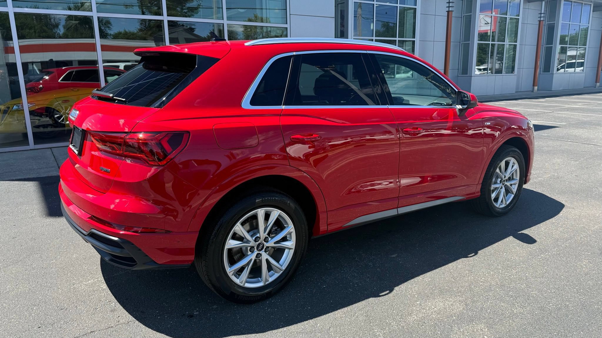 Used 2022 Audi Q3 2.0T Premium AWD/4WD image 2