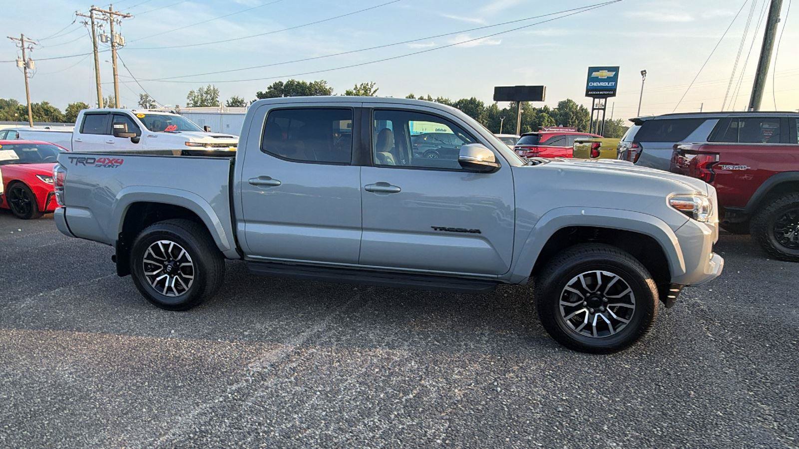 Used 2020 Toyota Tacoma TRD Sport AWD/4WD image 7
