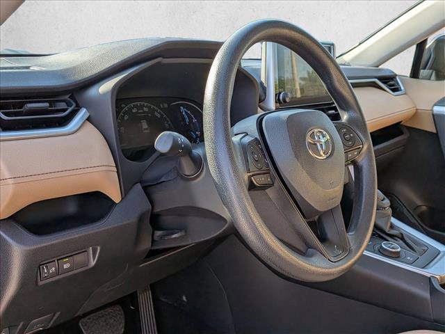 Used 2025 Toyota RAV4 LE AWD/4WD image 9