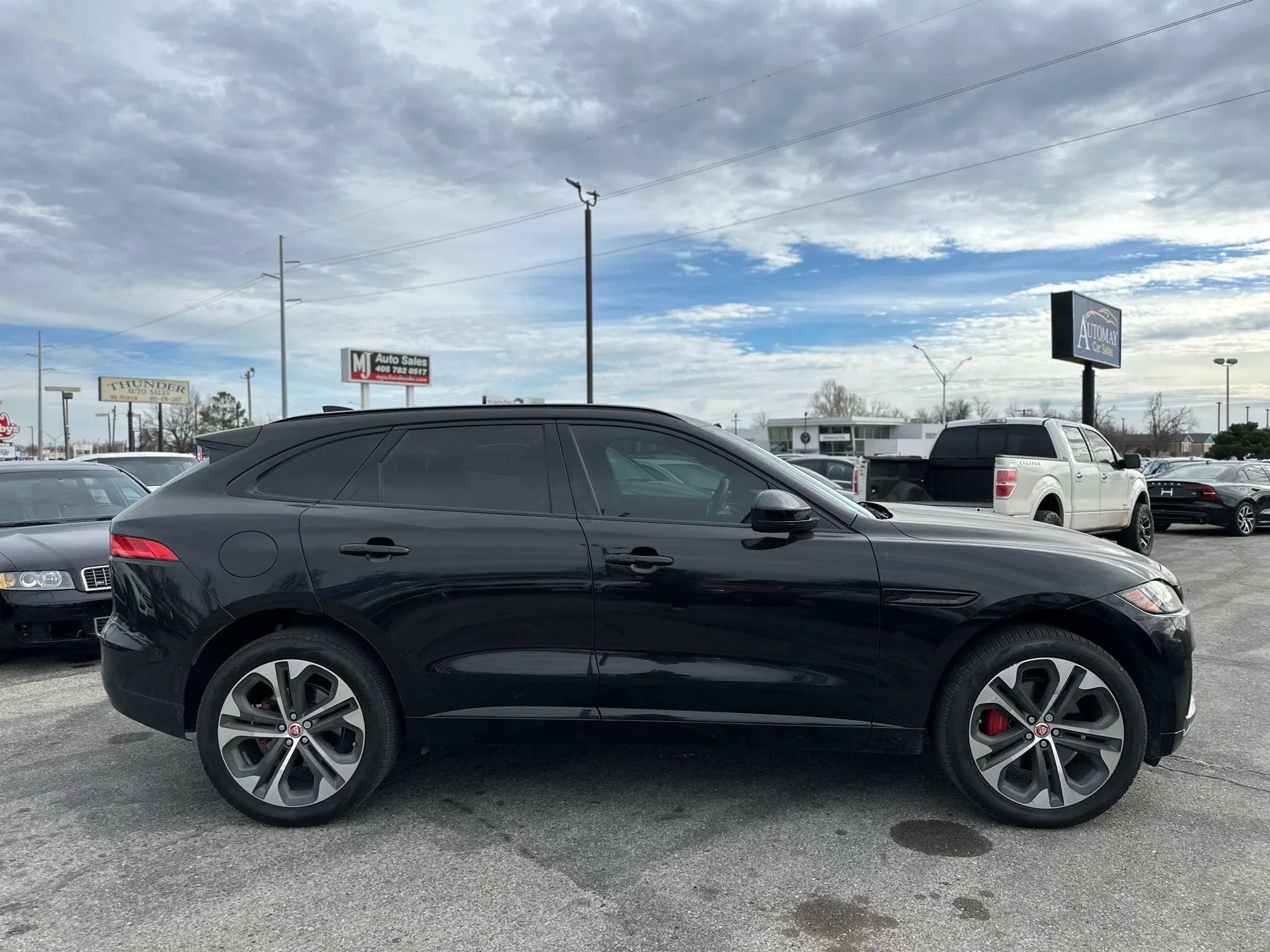 Used 2017 Jaguar F-PACE S AWD/4WD image 5