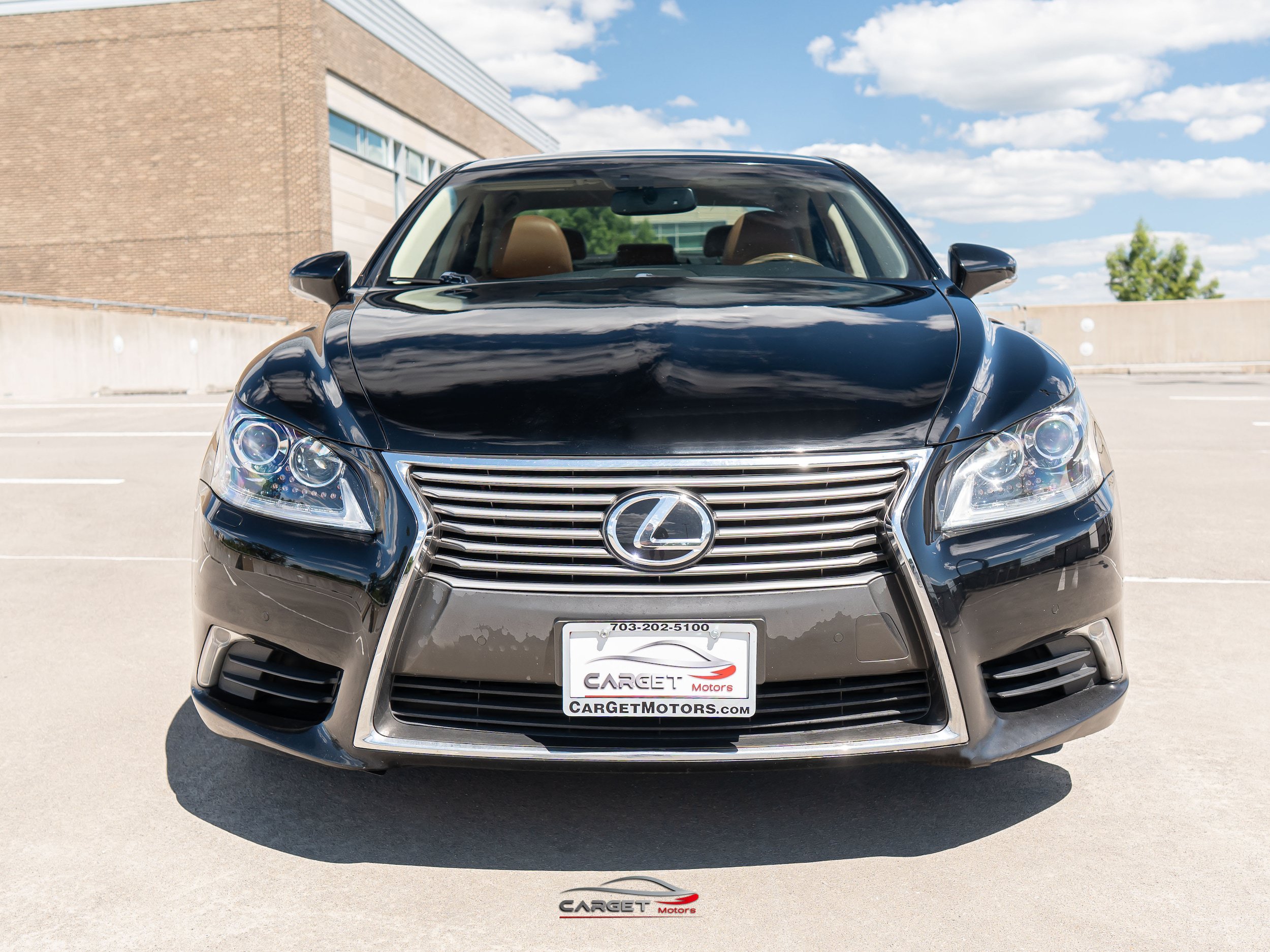 Used 2016 Lexus LS 460 AWD w/ Comfort Package image 2