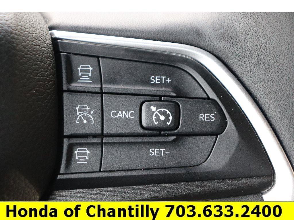 Used 2024 Jeep Grand Cherokee Altitude image 13