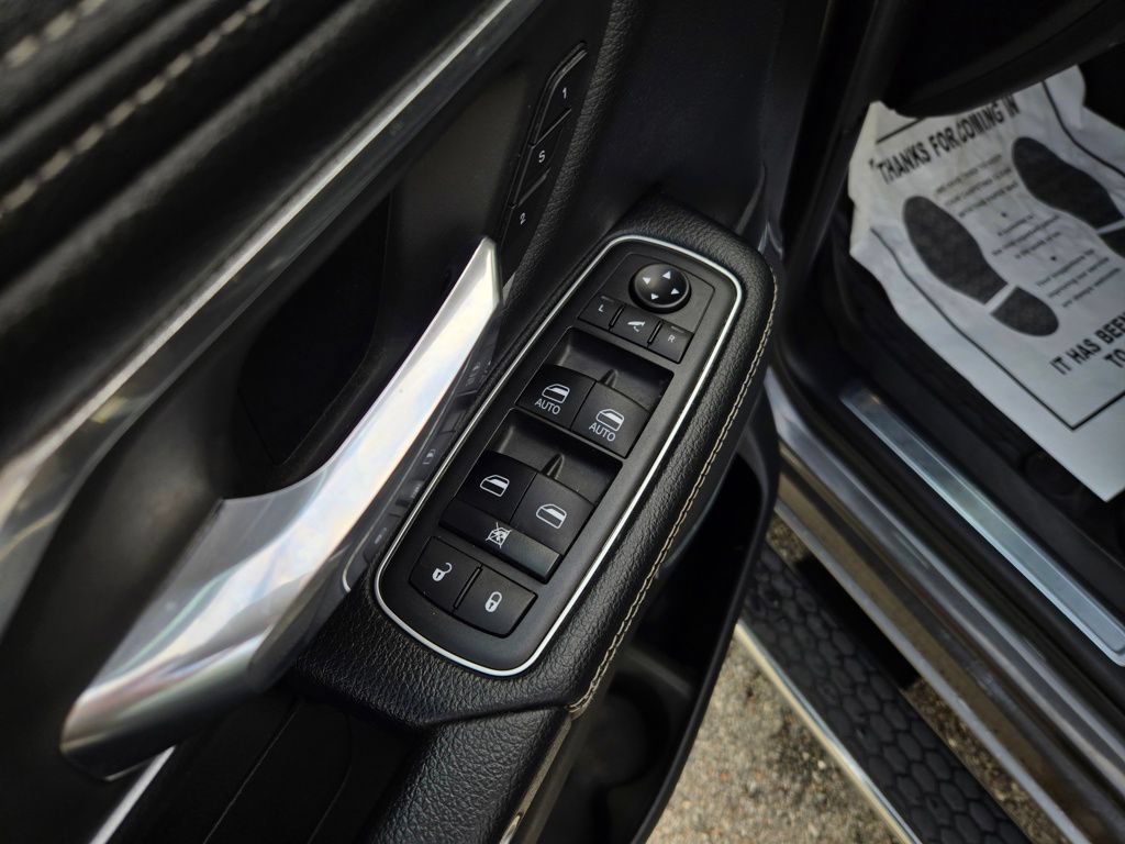 Used 2019 RAM 1500 Laramie AWD/4WD image 14