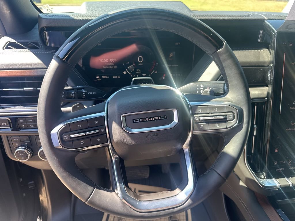 Used 2025 GMC Yukon Denali w/ Denali Reserve Package image 21