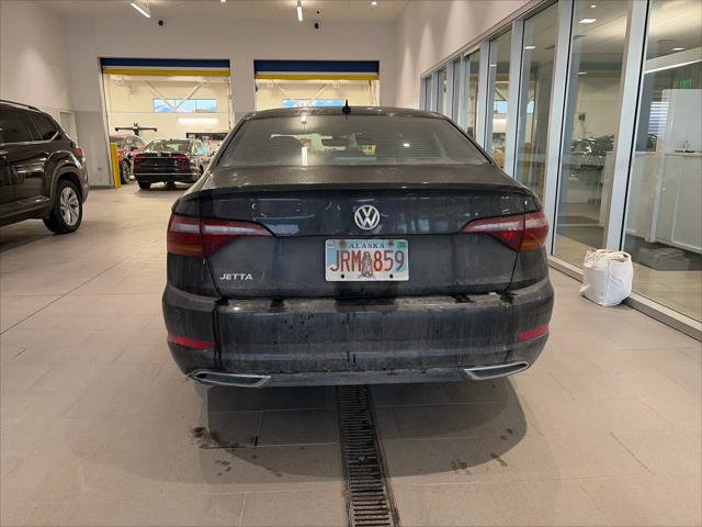 Used 2019 Volkswagen Jetta R-Line w/ R-Line Cold Weather Package image 5