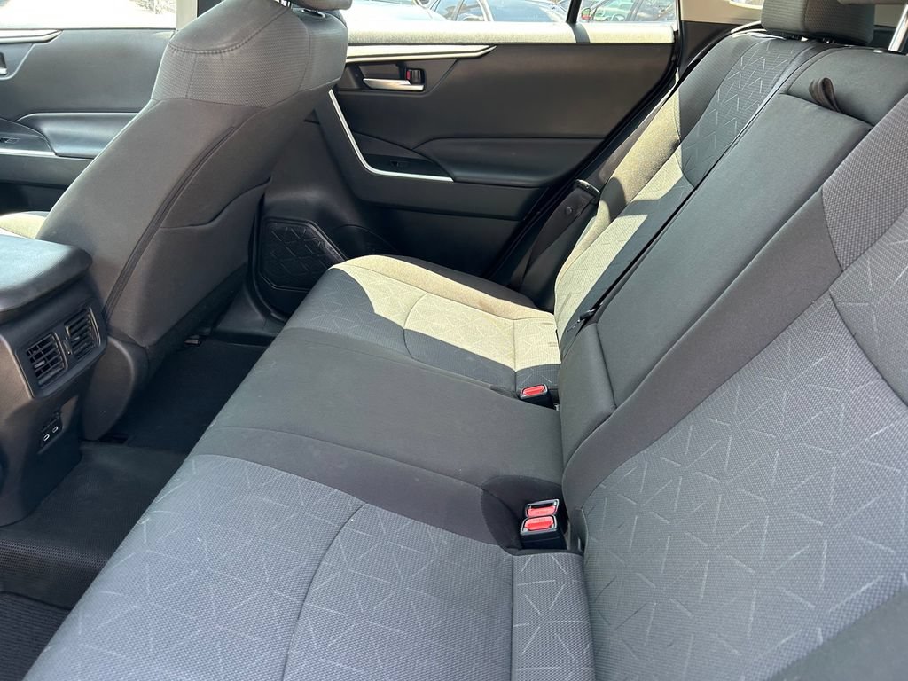 Used 2024 Toyota RAV4 XLE w/ Convenience Package FWD image 16