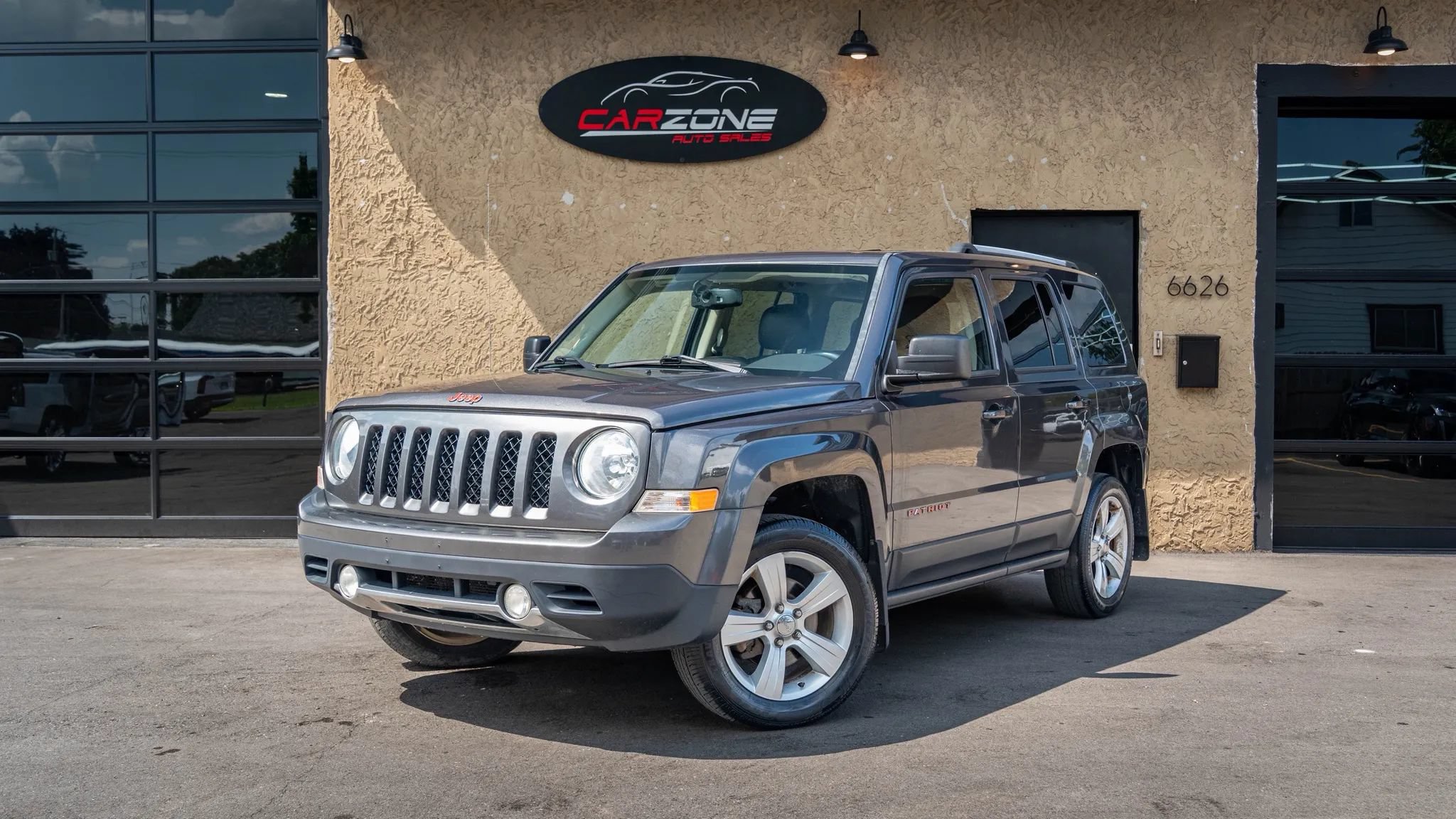 Used 2015 Jeep Patriot Limited w/ Sun/Sound Group AWD/4WD image 9