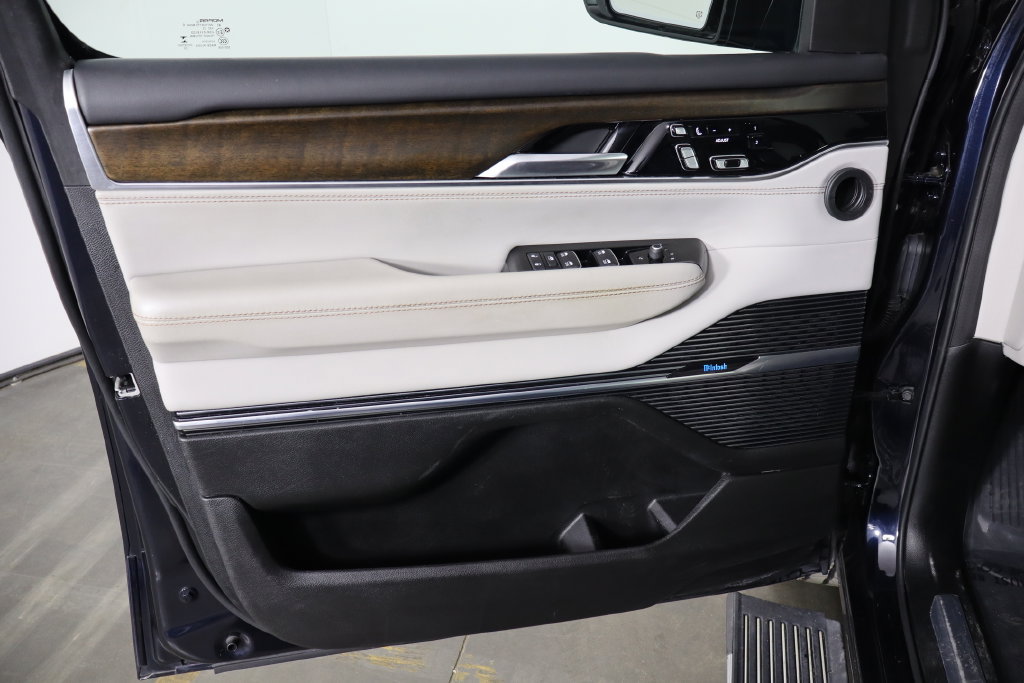 Used 2022 Jeep Grand Wagoneer Series I AWD/4WD image 20