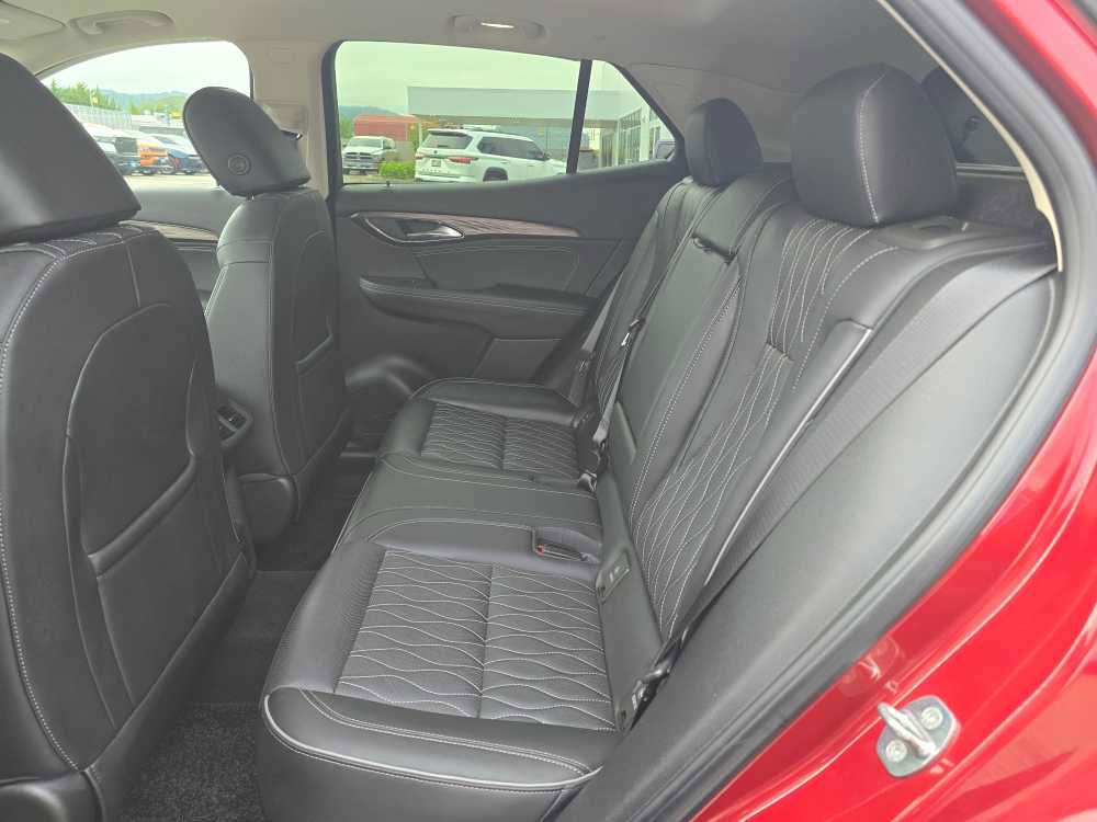 Used 2023 Buick Envision Avenir AWD/4WD image 16