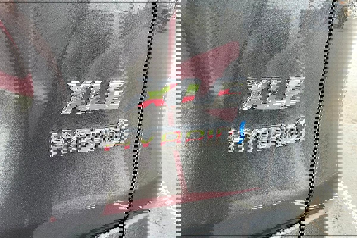 Used 2024 Toyota RAV4 XLE image 31