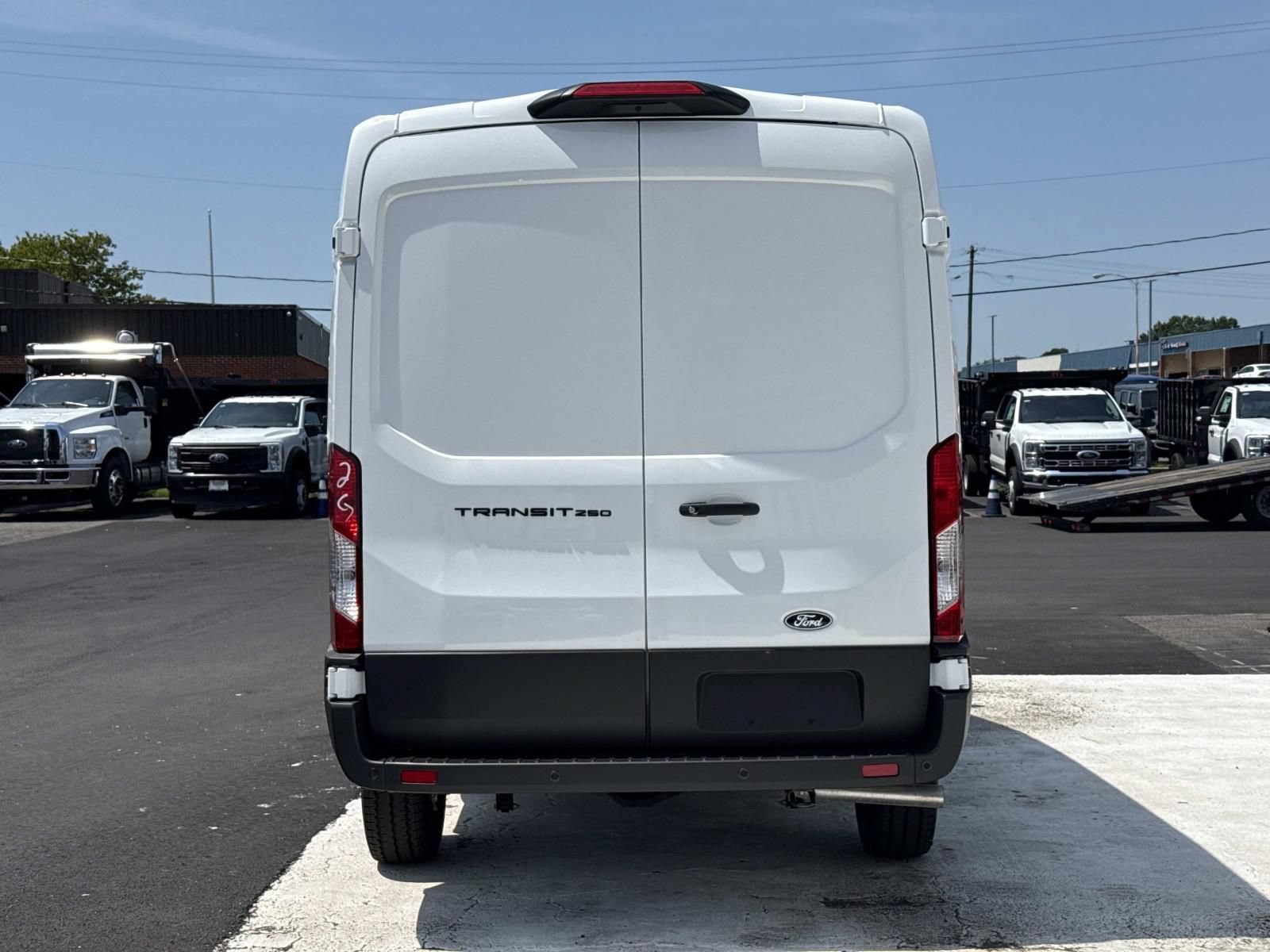 New 2026 Ford Transit 250 148 Medium Roof w/ Load Area Protection Package RWD image 4